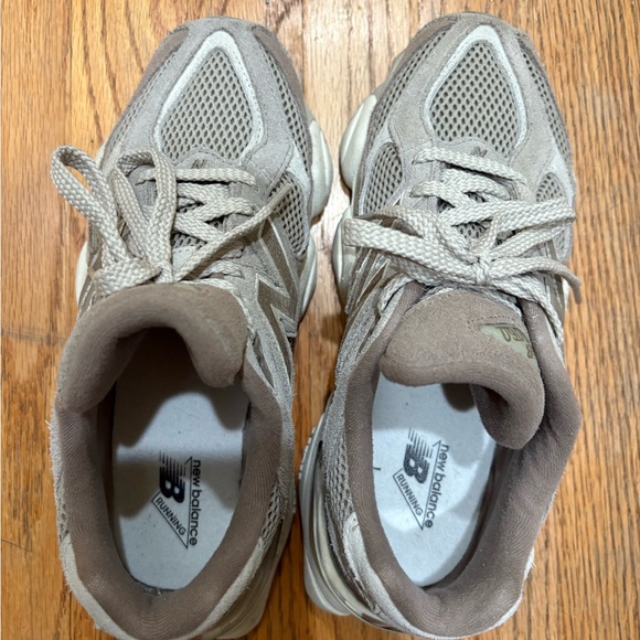 New Balance 9060 - Picture 2 of 3
